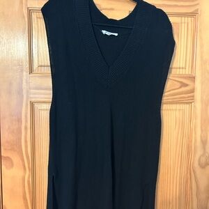 Double Zero Black Sleeveless Top